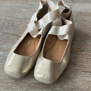 Jessica Simpson Cream Ballet Flats with Ribbon Detail